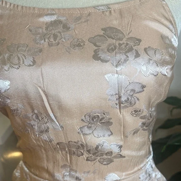 Urban Outfitters Light Pink Floral Jumpsuit - Picture 4 of 10